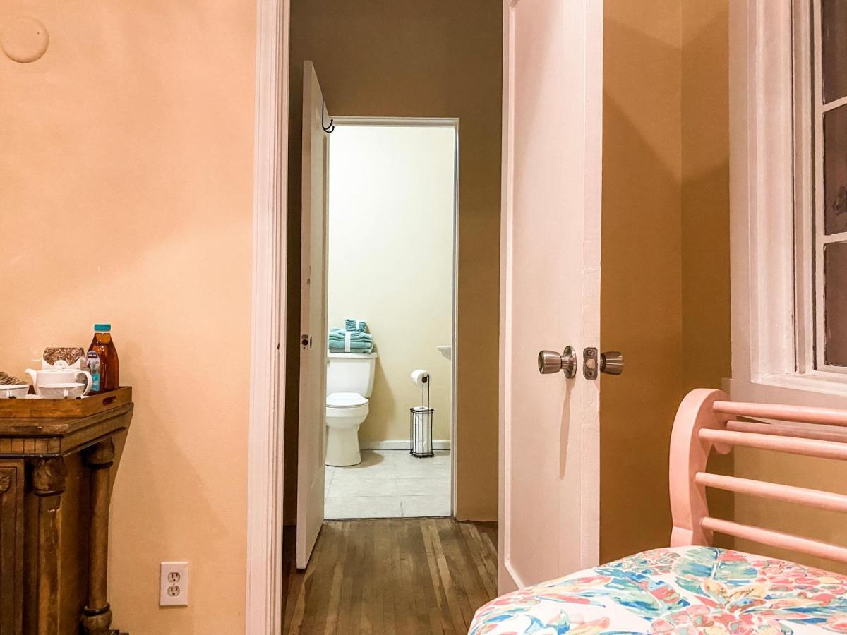 Island Girl Spa + Bed And Breakfast Los Angeles Eksteriør bilde